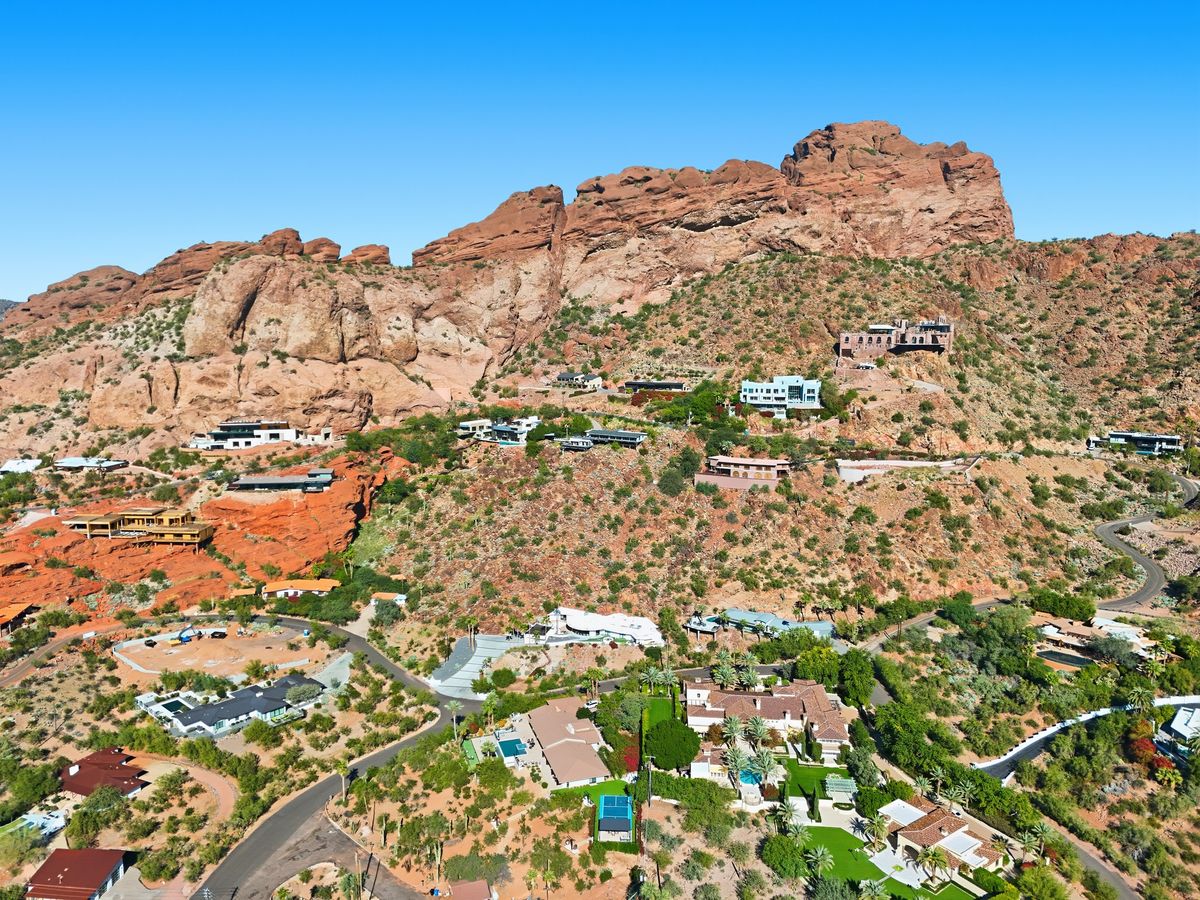 Red rock slopes of Camelback Mountain near Arcadia, Phoenix-Scottsdale area
