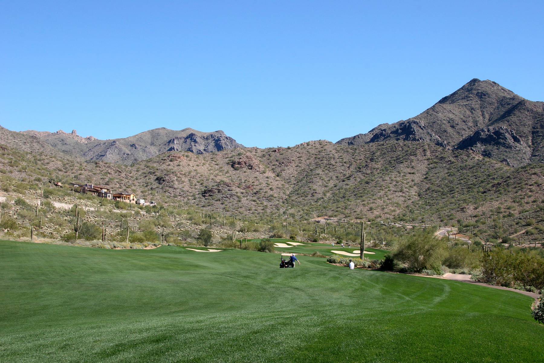 Silverleaf golf course fairway with a desert peak behind it in Scottsdale